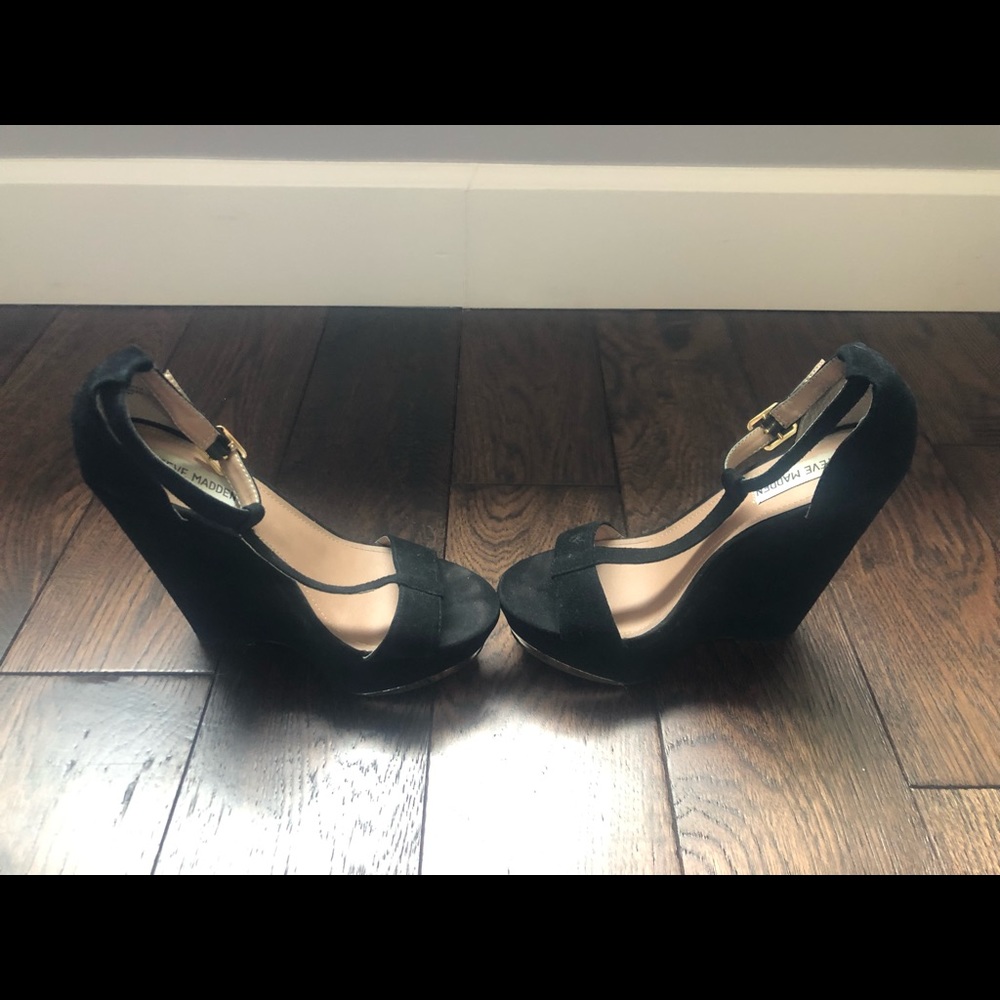 Steve Madden Black Wedges